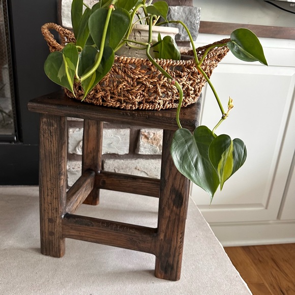 Vintage Primitive Small Stool Wooden Dark stain Rustic Earthy Decor Plant Stand - Picture 4 of 16